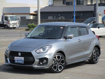 個性豊かな車が待っております！！
