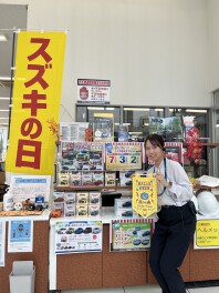 スズキの日開催中！店内はハロウィン一色です！！