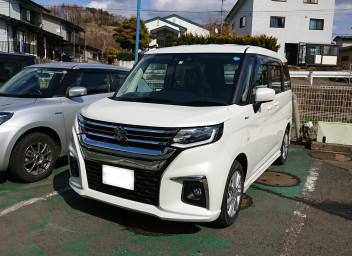 ホワイトパールのソリオを納車させていただきました。