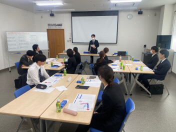 【遅】入社前研修をしました★