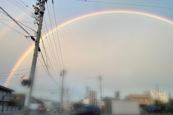 二重の虹　ダブルレインボー出現！
