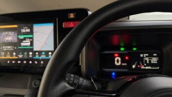 ナビがまぶしい