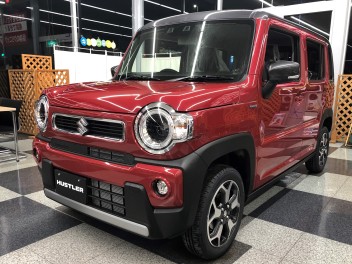 新型ハスラー展示車入庫しました!!