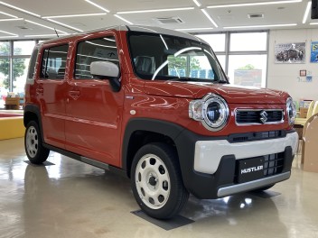 新型ハスラーの展示車入荷しました。