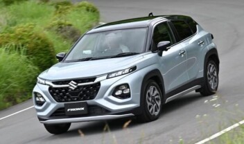 本能を刺激するクーペスタイルSUV  新型フロンクス誕生！