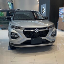 新型フロンクス　到着いたしました！