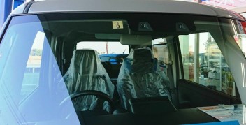 令和5年1月より車検ステッカーの貼付位置が変わります