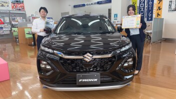 ＳＵＶのフロンクス展示車がございます！