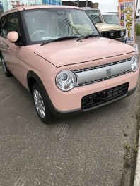 女性に人気の車、展示中！