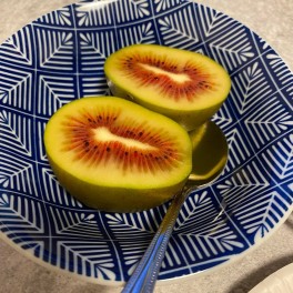 キウイ？赤い？甘い！