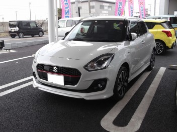 スイフトＨＹＢＲＩＤ　ＲＳ　納車させて頂きました★