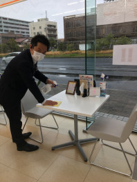 コロナウイルス対策をスタッフ全員で実施中です。