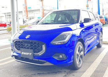 新型スイフトの展示車が入荷しました！！