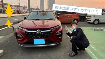 急な雨に備えて撥水洗車いかがでしょうか(^_-)-☆