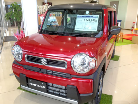 新型ハスラー展示中