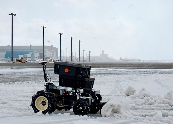 新千歳空港での除雪実証実験の様⼦