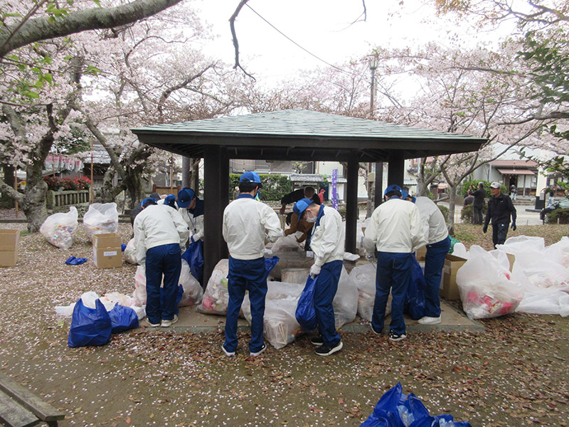 地元神社大祭終了後の清掃活動